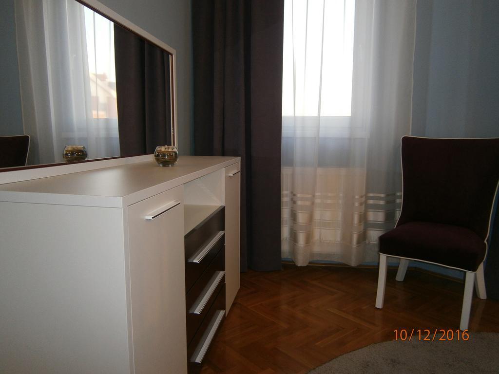 Apartment Azzuro Novi Sad Esterno foto