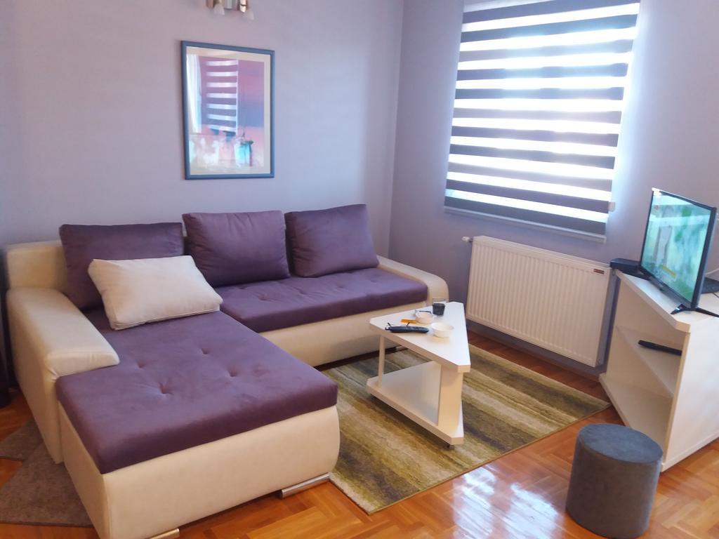 Apartment Azzuro Novi Sad Esterno foto