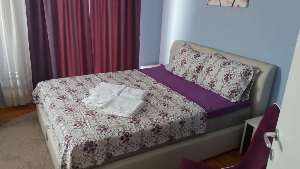 Apartment Azzuro Novi Sad Esterno foto